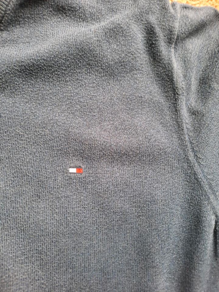 Tommy Hilfiger Pullover Gr. M blau in Siegen