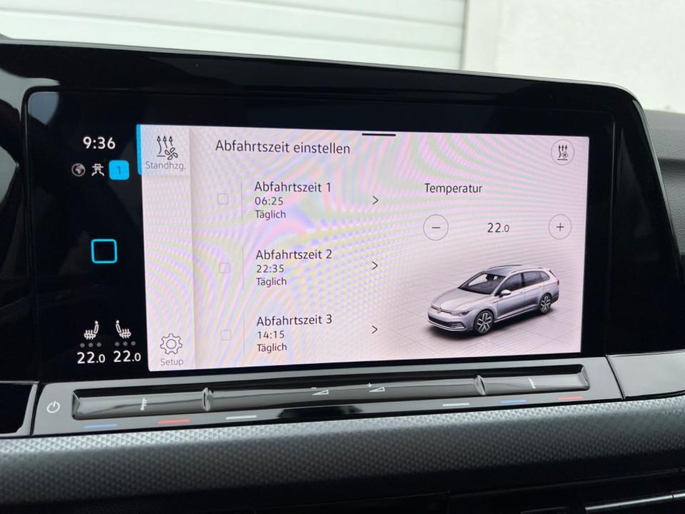 Volkswagen Golf VIII 1.5 eTSI/LED/AHK/Pano/Standh/ACC/R-Kam in Hünfeld