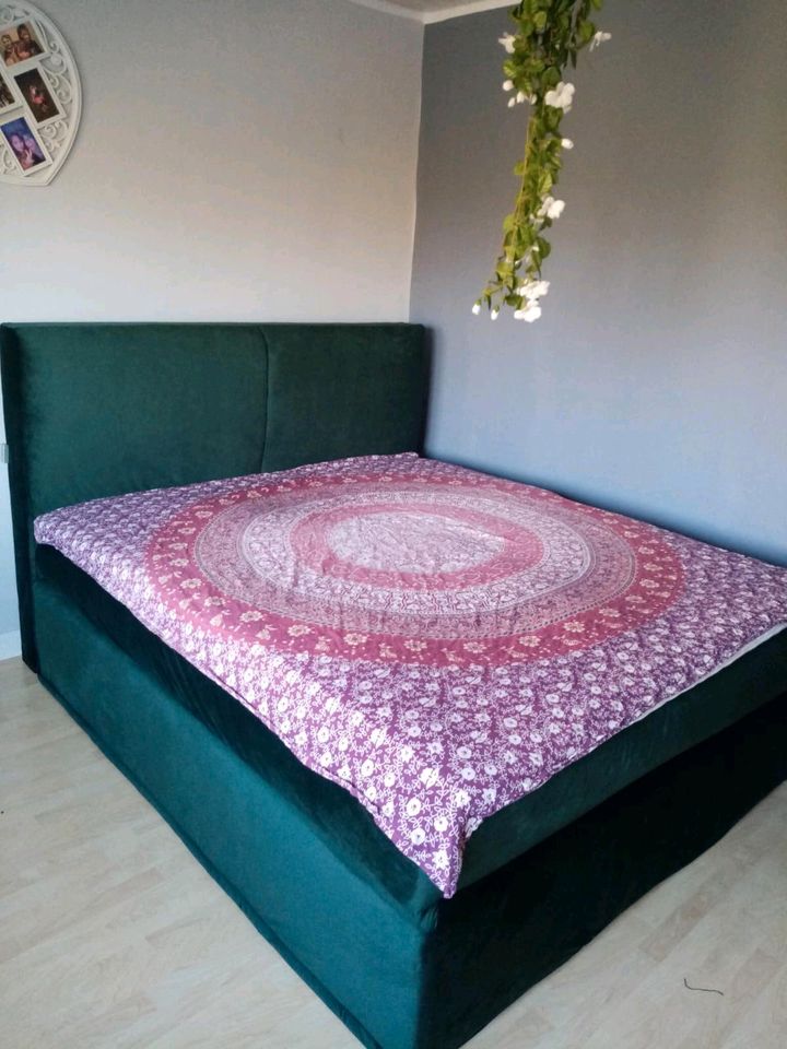 Super weiches Bett 1,8m x 2m in Jork