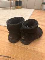 Ugg Boots mini 37 schwarz Düsseldorf - Pempelfort Vorschau
