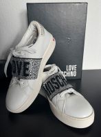 Original Moschino Sneaker Leder Gr. 41 Niedersachsen - Osnabrück Vorschau