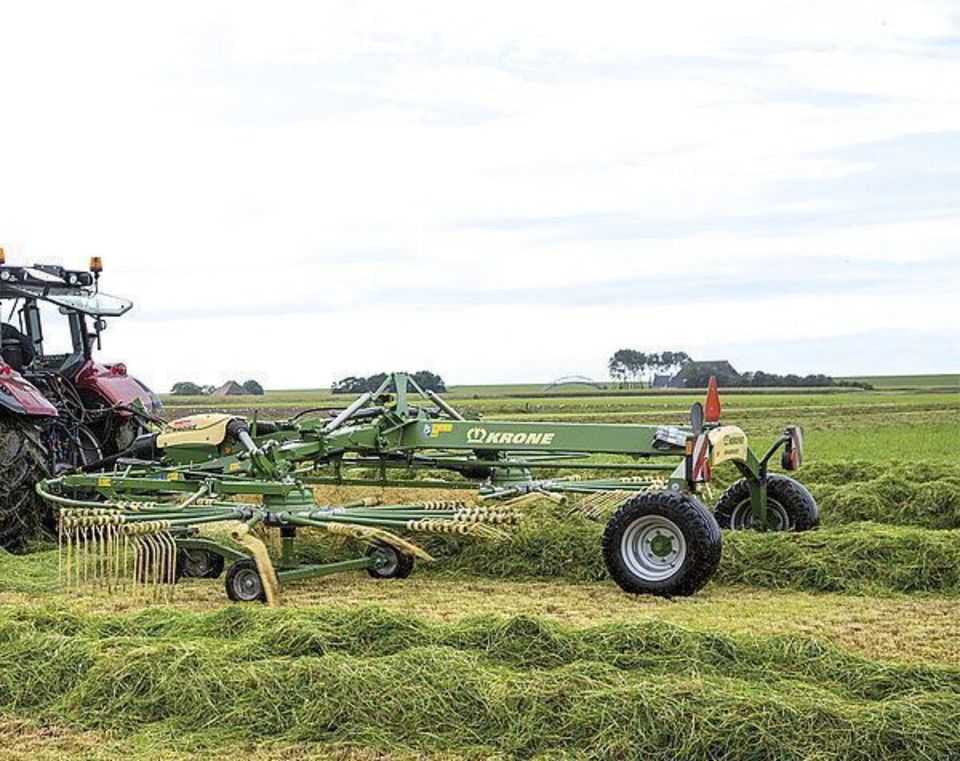 Krone Swadro TC 880 - Zweikreisel-Mittelschwader - verfügbar !!! in Spessart