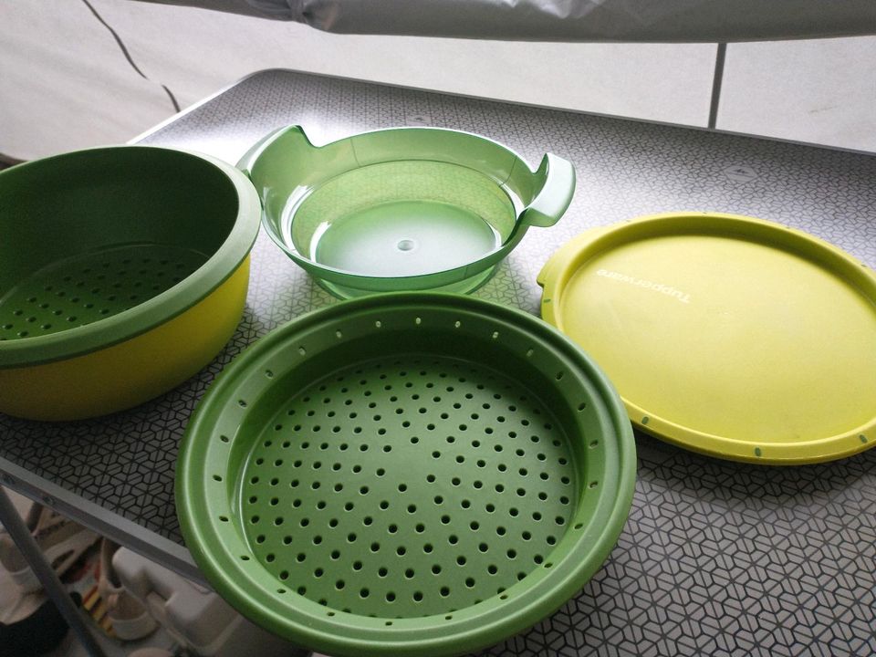 TUPPERWARE  MicroGourmet Microwelle kocher wie neu in Emmerich am Rhein