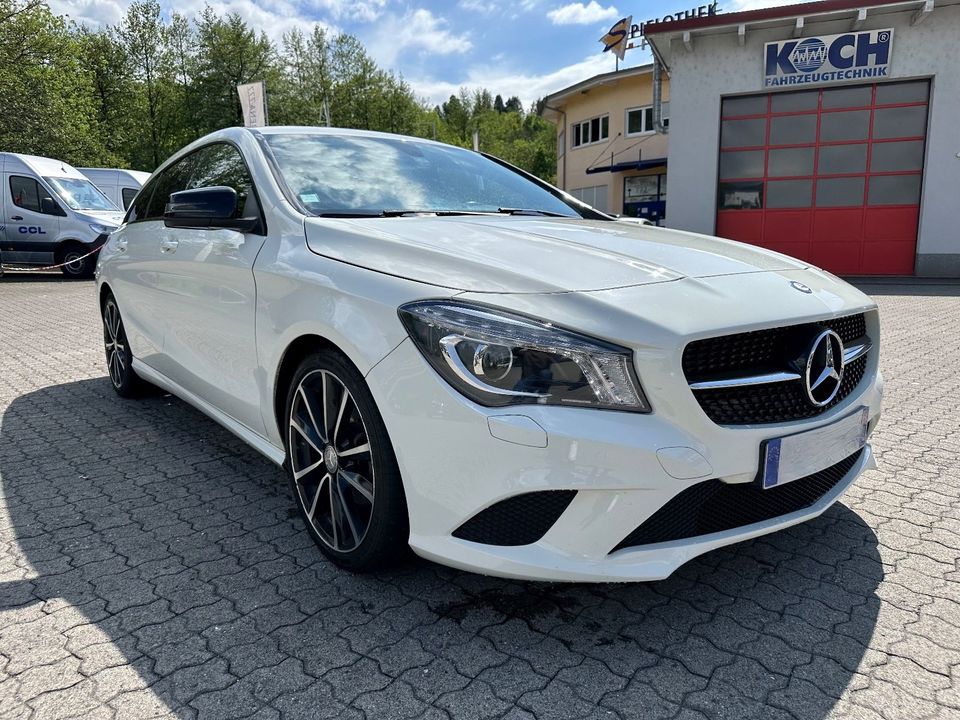 Mercedes-Benz CLA 200 Shooting Brake CLA 200 d Automatik Xenon in Schopfheim