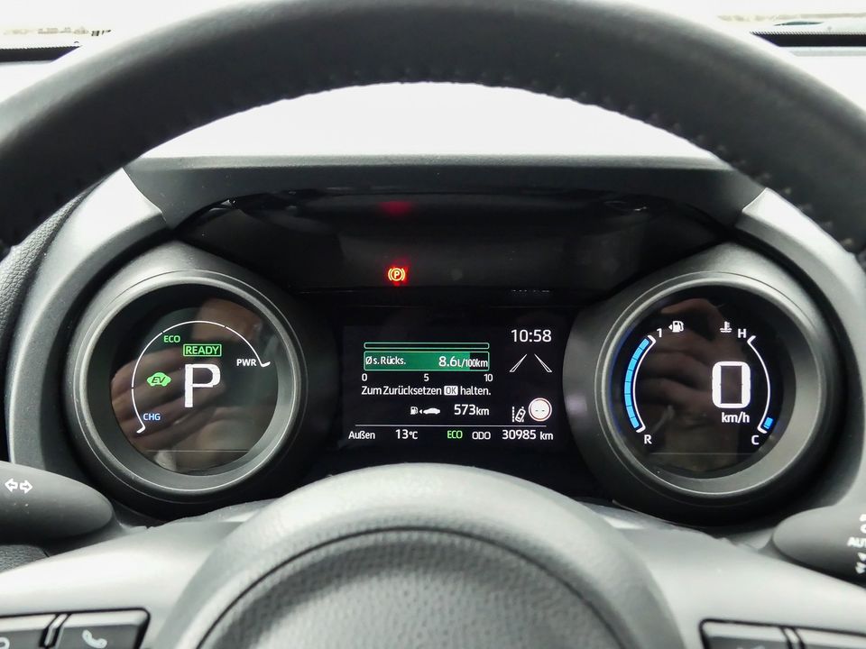 Auto mieten/ Toyota Yaris M1/ Hybrid/ Autovermietung/ Rent Time in Köln