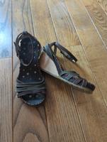Art Company Sandalen Keilabsatz Gr. 39 braun Niedersachsen - Hodenhagen Vorschau