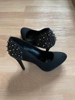 Schwarze Pumps High Heels mit Nieten Größe 40 wie neu Graceland Bayern - Ippesheim (Mittelfr) Vorschau