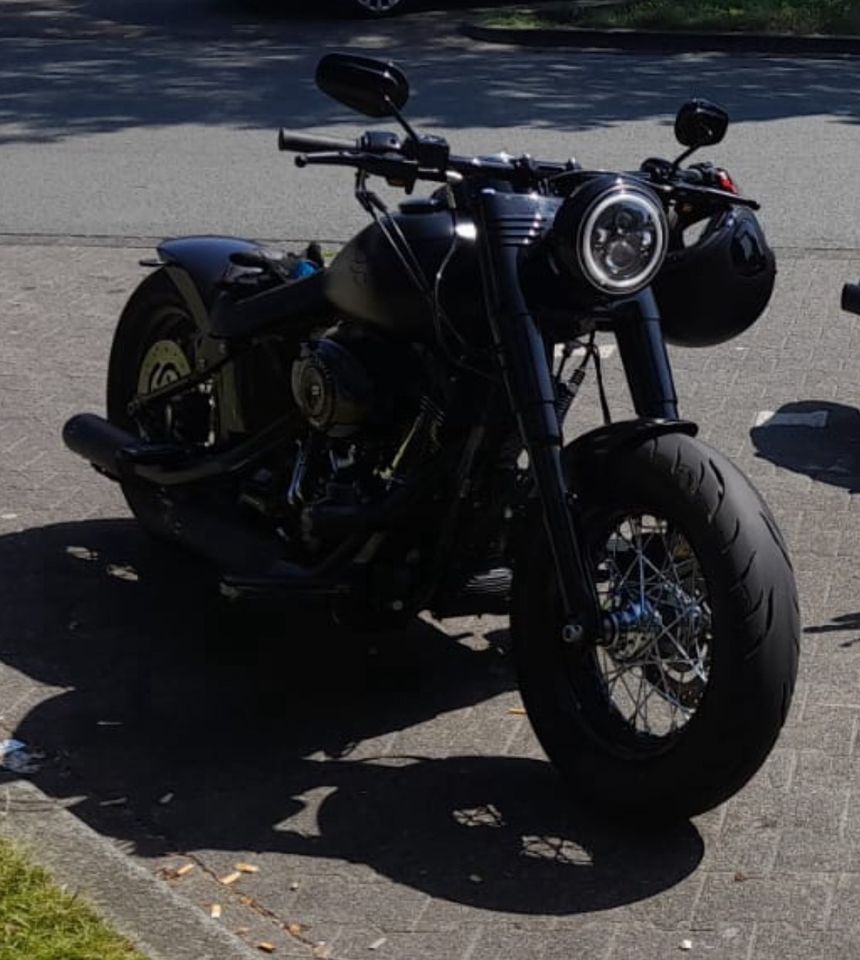 1HD Harley Davidson all Black in Hameln