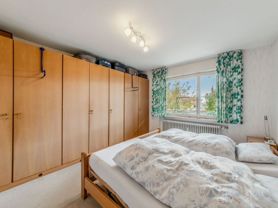Großzügige 5-Zimmer-Eigentumswohnung in Hofheim mit einem sonnenbeschienenen, großen Balkon in Hofheim am Taunus