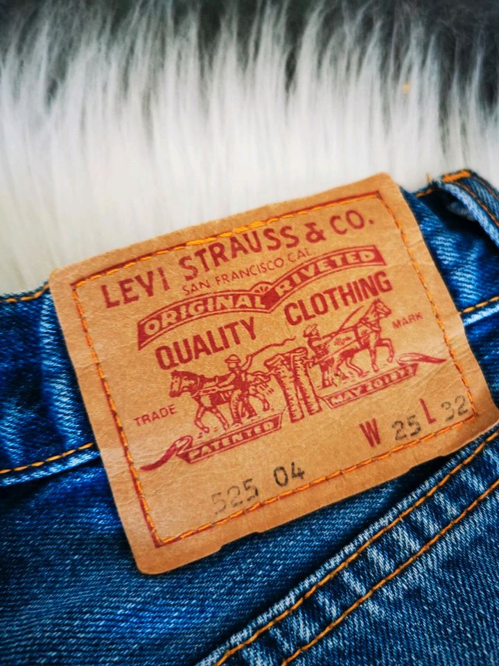 Jeans /3 von S. Oliver, 1 Levis in Gomaringen