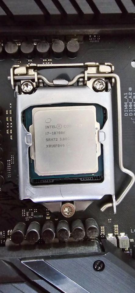Intel Core i7, Z490 Mainboard, Corsair 32GB Bundle in Berlin