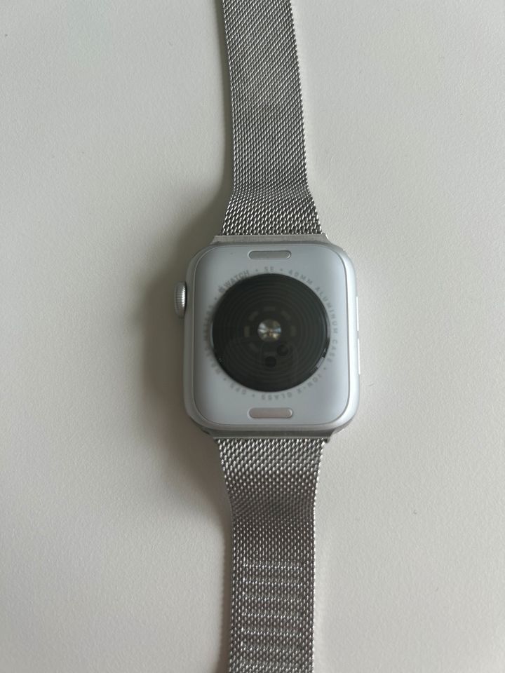 Apple Watch SE 40mm in Bochum