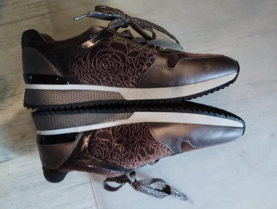 schicke neuwertige braune sneaker zum schnüren, NEUWERTIG in Medebach