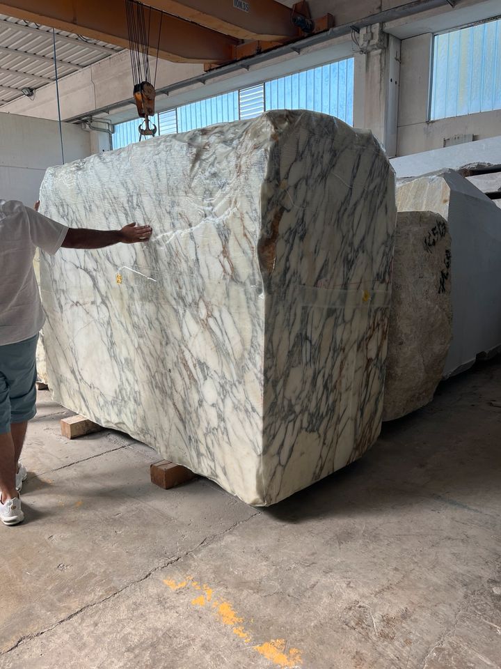 Naturstein Marmorfliesen Granitfliesen Terrassenplatten Travertin in Stuttgart