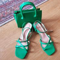 Schönes Set Sandalen 5 cm Absatz Gr. 42 mit passender Handtasche Baden-Württemberg - Altensteig Vorschau