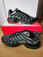 Nike Air Max Plus Größe 42 Schwarz Silber Grün NEU unbenutzt Nordrhein-Westfalen - Waldbröl Vorschau