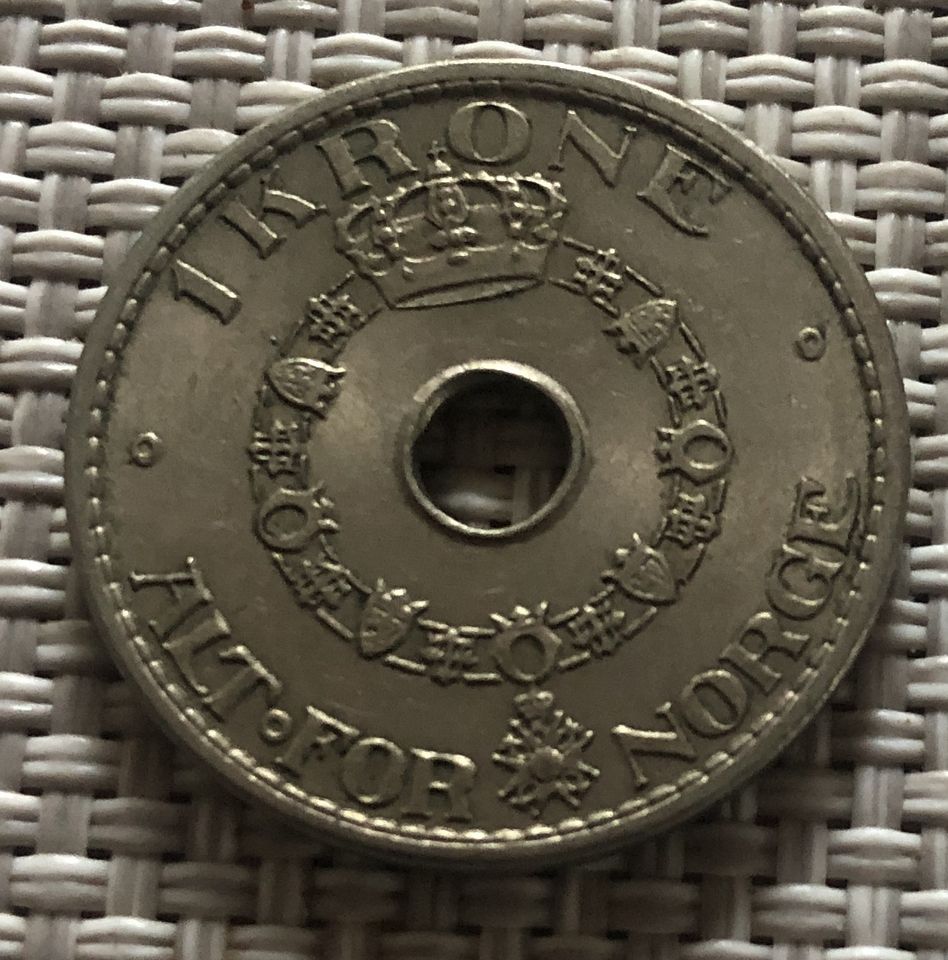 4 Münzen Norwegen 10, 25, 50 Öre +1 Krone HAAKON VII. 1905-1957 in Rümpel