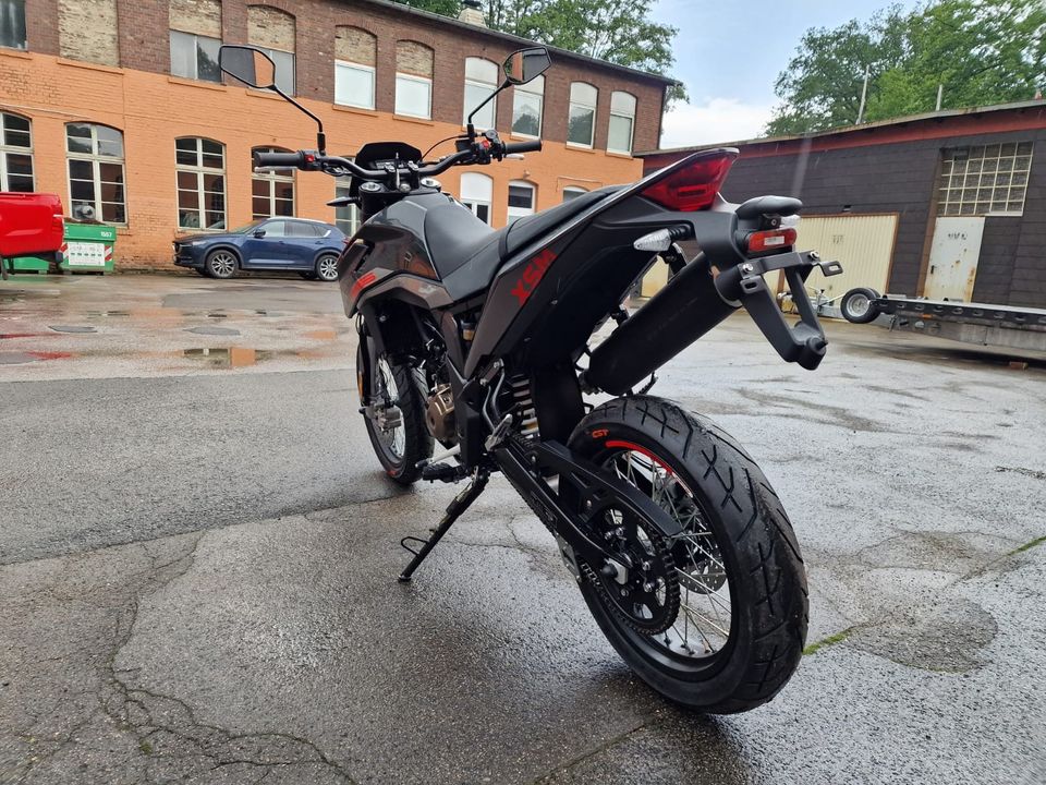 Malaguti XSM 125 SUPERMOTO ABS 15 PS MODELL 24 SOFORT in Wermelskirchen