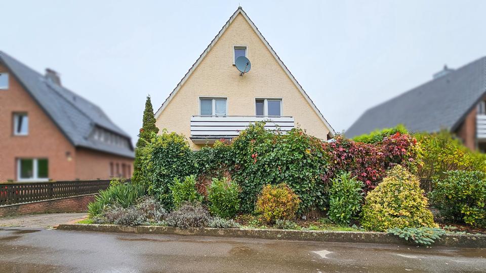 Zweifamilienhaus mit Doppelgarage in Eilhausen zu verkaufen in Lübbecke 