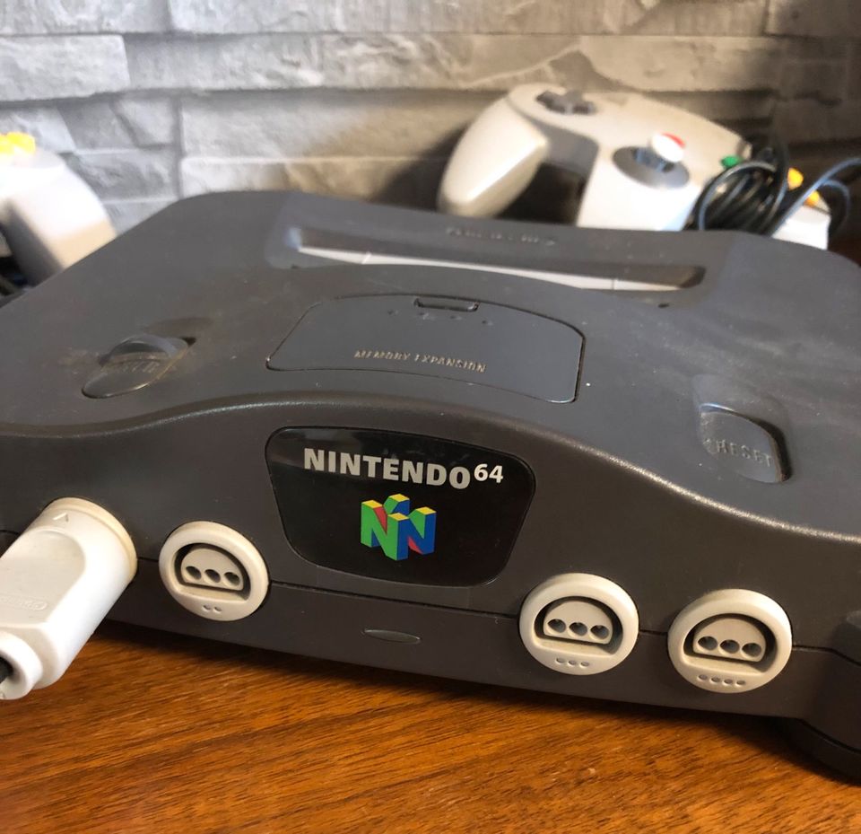 Big Pack Nintendo 64 Konsole N64 mit 3 Controllern in Pfaffen-Schwabenheim