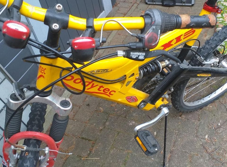 Fahrrad Mountenbike voll gefedert 26 zoll stabiler Rahmen21 Gänge in Quickborn