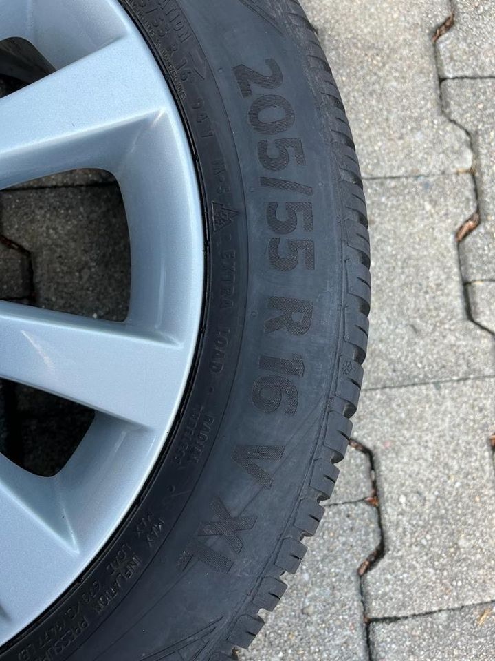 Mazda Continental Allwetterreifen 205/55 R16 V XL in Spraitbach