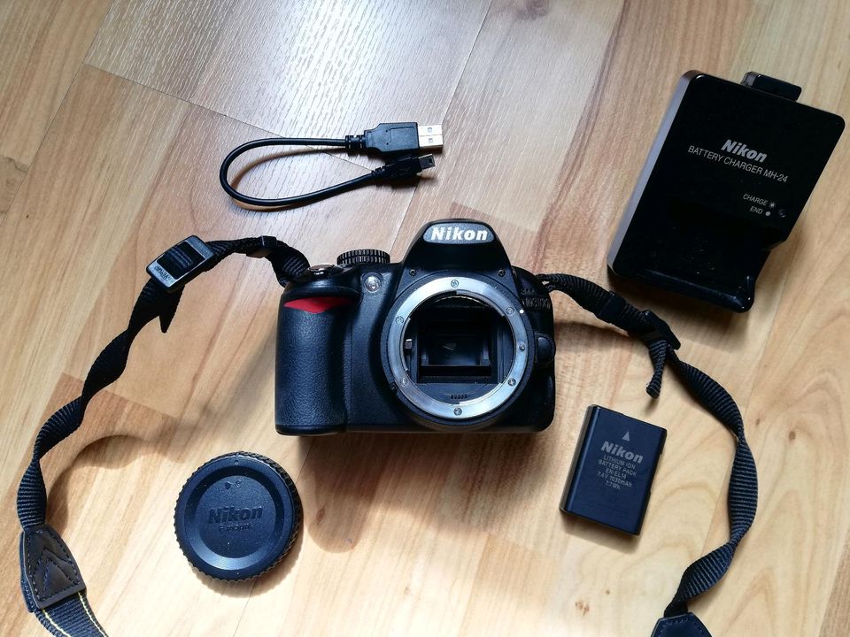 DSLR Digitale Spiegelreflexkamera Nikon D3100 Body Exzellenter Zu in Hemmingen