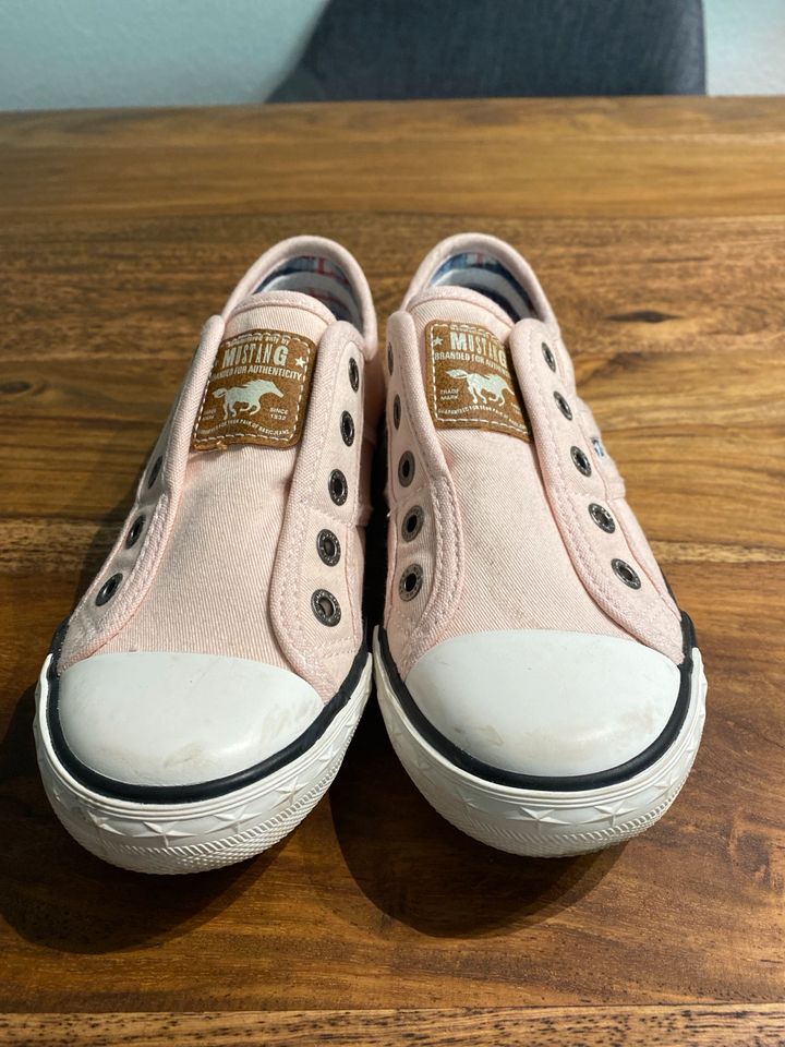 Mustang Shoes Slip-On Sneaker Rosa Gr. 33 in Essen