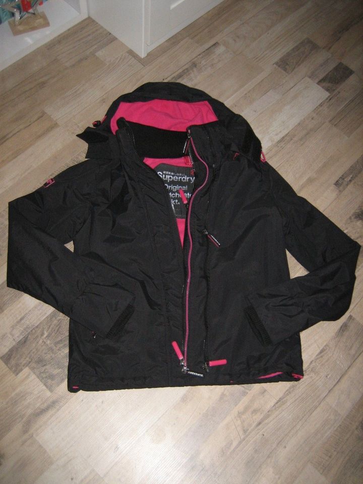 Winterjacke Gr. L Superdry Original Windcheater Jkt. TOP* in Trassenheide