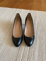 HUGO BOSS Pumps NEU Gr. 36,5 Original Stuttgart - Stuttgart-Süd Vorschau