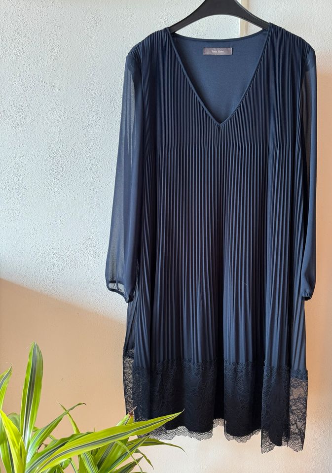 Festliches Damenkleid | Dunkelblau | Vera Mont | 44 in Vohburg an der Donau