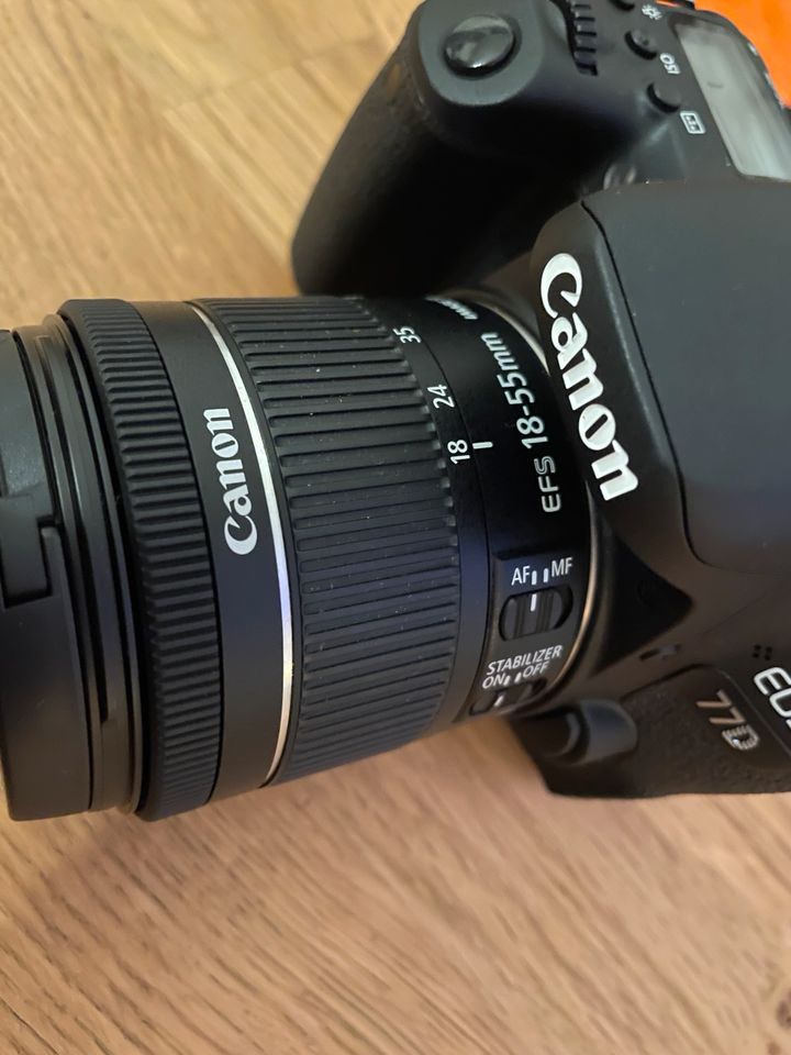 Canon EOS 77D inkl. Zubehör in Berglen
