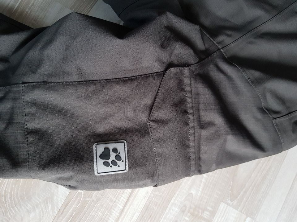 JACK WOLFSKIN XXL Winterkurzmantel Olivegrün in Herne