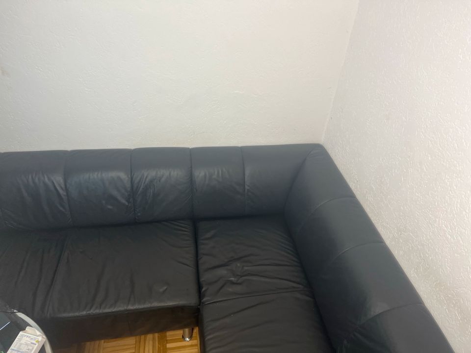 Schwarzes Leder sofa in Gärtringen