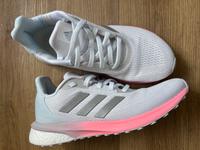 Adidas astrarun Laufschuhe Turnschuhe Sneaker 39 1/3 weiß pink Niedersachsen - Northeim Vorschau