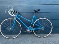 Damen Rennrad CENTURION blau metallic Vintage 80er Jahre Japan Niedersachsen - Wolfenbüttel Vorschau