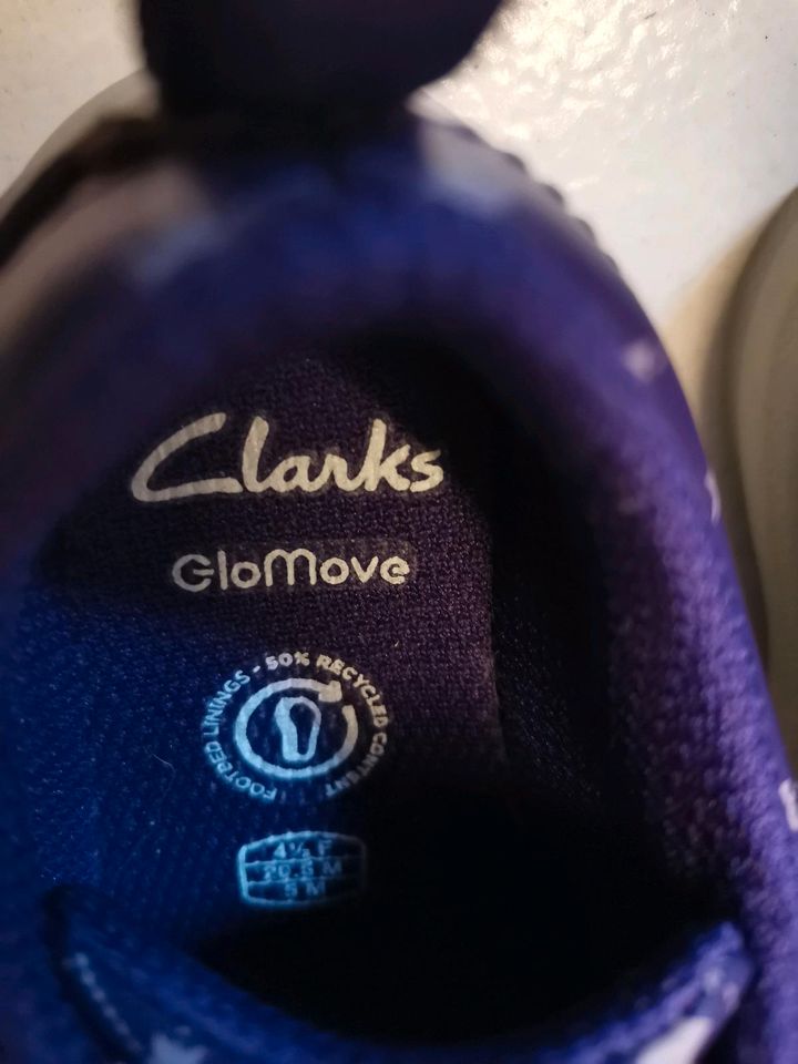 Schöne robuste Mädchen Schuhe von Clarks. Gr. 20,5 in Nersingen