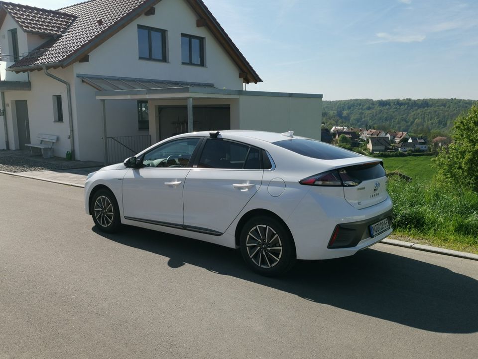 Hyundai IONIQ Elektro Style&Facelift,+Taxi Paket, 311KM Reichweit in Altusried