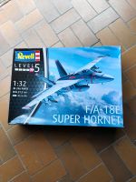 Revell Flugzeugbausatz F/A 18 E Super Hornet , M 1:32 Saarland - Schwalbach Vorschau