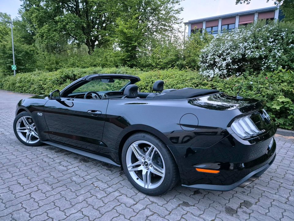 Ford Mustang GT 5.0 Cabrio in Hamburg