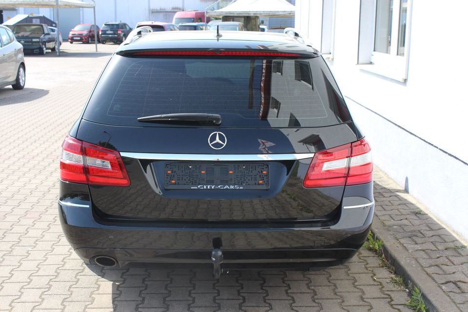 Mercedes-Benz E 200  T  CGI *Automatik*Navigation*PDC*AHK in Brandenburg an der Havel