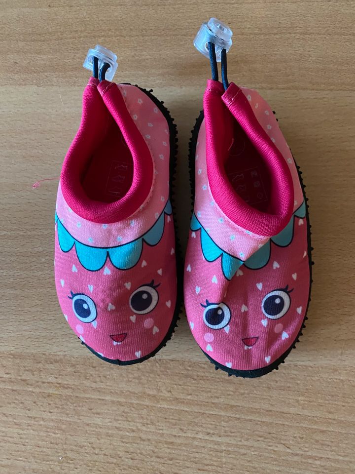 Schwimmschuhe / Schuhe für Mädchen - Gr. 22/23 in Grünenbach Allgäu