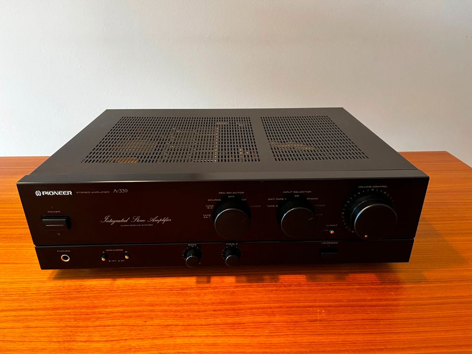 Pioneer Stereo Amplifier Model A-339 in Ahlen