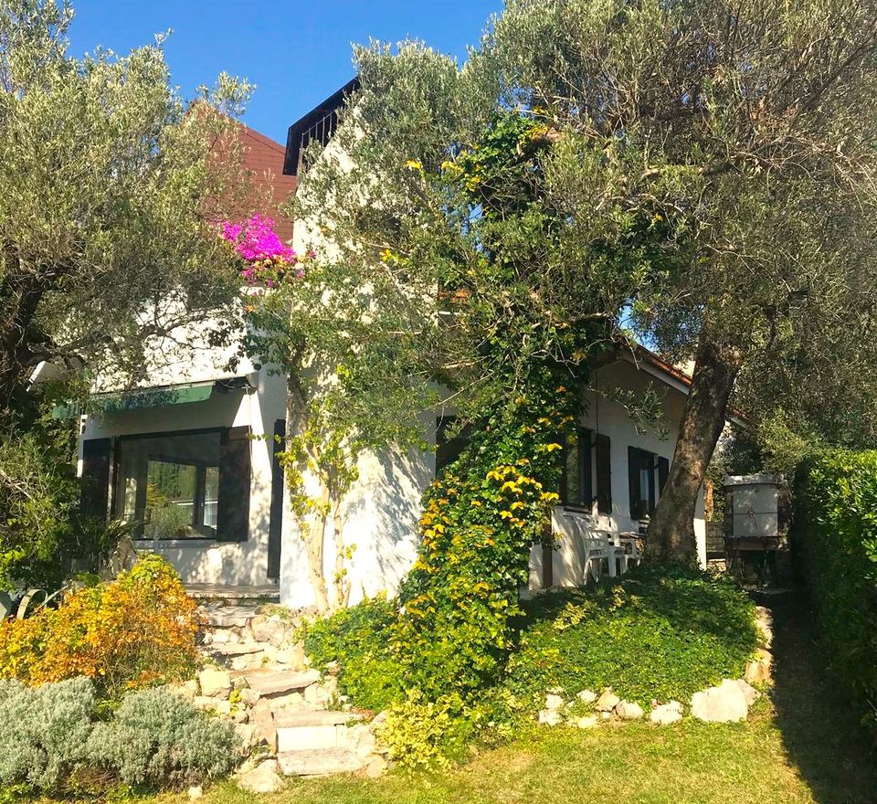 Freistehendes Haus mit großem Grundstück und Seeblick | GARDASEE in Ottobeuren