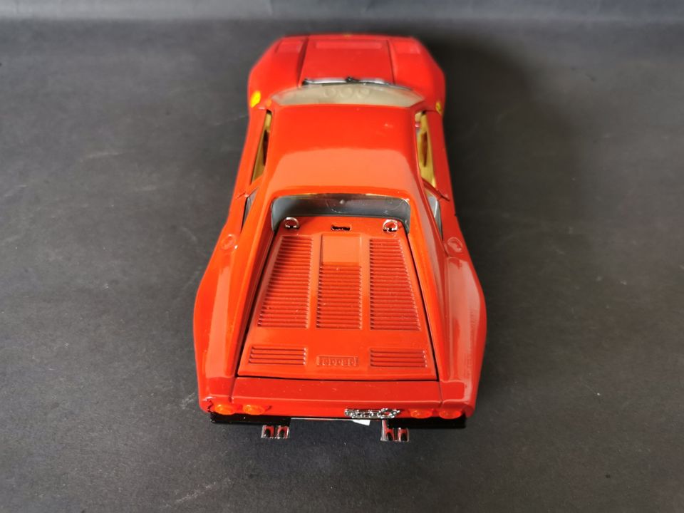 Modellauto Bburago Ferrari GTO (1984) in rot Maßstab 1:24 in Bamberg