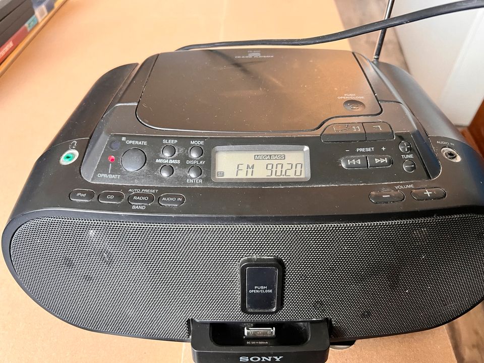 Sony Compact Disc Player mit Radio in Berlin