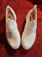 Skechers / Sneakers/Slipper / Farbe rot / Gr. 39 Berlin - Lichtenberg Vorschau