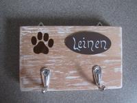 Leinenbrett: Holzbrett "Leinen", 2 Haken,1 gemalter Pfotenabdruck Nordrhein-Westfalen - Borken Vorschau