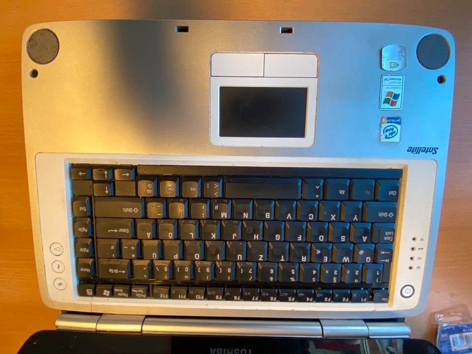 Alter Toshiba Laptop in Hamburg