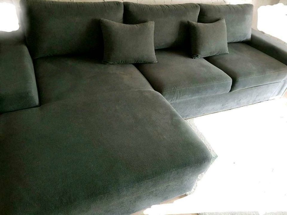 Couch / Sofa / Wohnlandschaft / Bettfunktion / Stauraum in Hofheim am Taunus